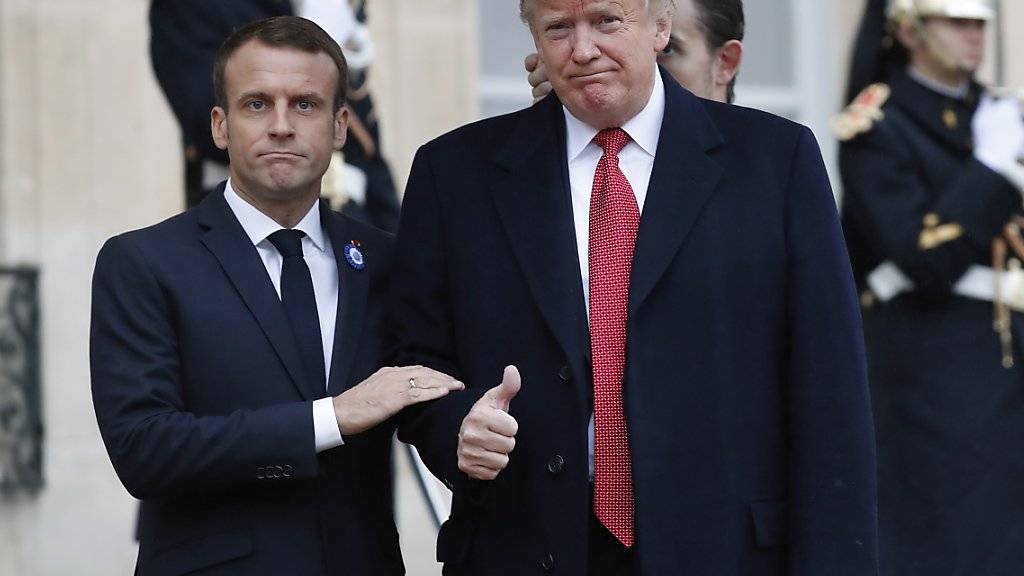 Der französische Präsident Emmanuel Macron hat den US-Präsidenten Donald Trump erneut nach Frankreich eingeladen. (Archivbild)