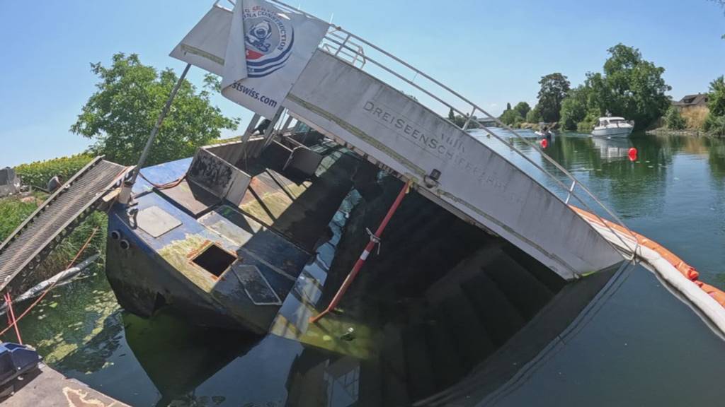 Schiffsrettung im Broyekanal