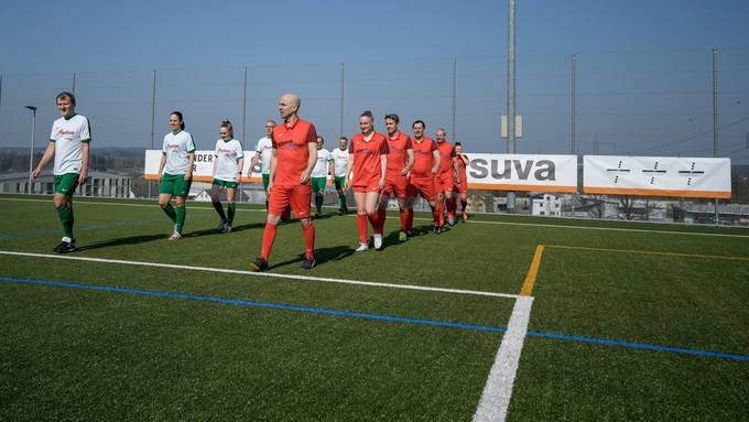 Kicken im Gehen: In Luterbach findet das erste «Walking-Football»-Turnier statt