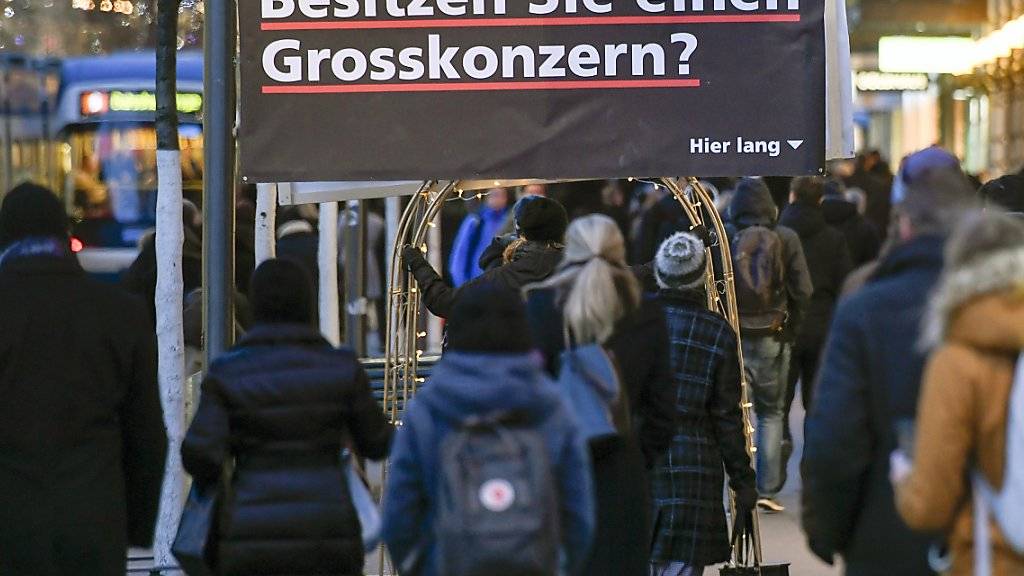 Die SP Schweiz lancierte im November in Zürich die Nein-Kampagne zur Unternehmenssteuerreform III - gemäss Tamedia-Umfrage dürfte die Abstimmung knapp ausfallen.