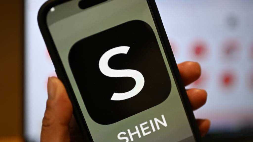 Die EU geht gegen das asiatische Shoppingportal Shein vor. Shein wird Täuschung von Kundinnen und Kunden vorgeworfen.(Archivbild)