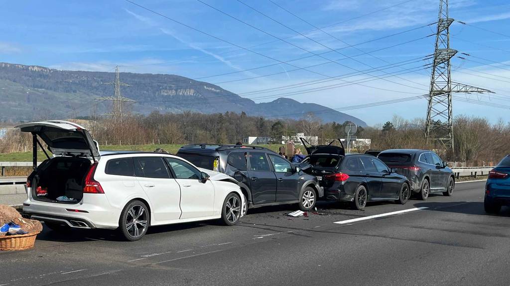 Verkehrschaos auf der A1: Zwei Auffahrunfälle innerhalb 10 Minuten