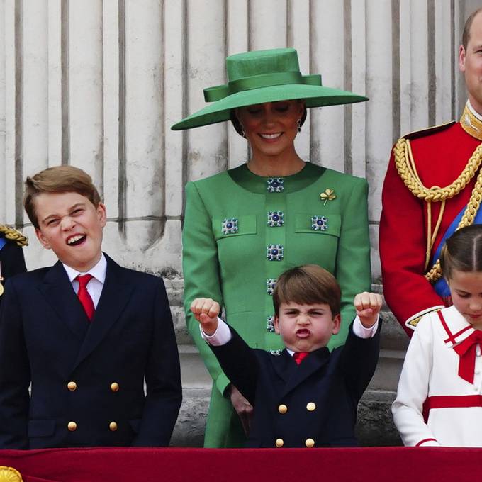Prinz Louis stiehlt Opa König Charles zum Geburtstag die Show