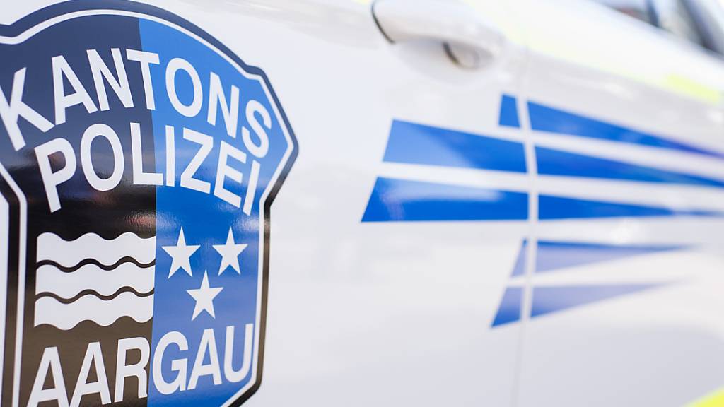 Die Aargauer Polizei hat einen 19-jährigen Slowaken mit einem vorläufigen Fahrverbot für die Schweiz belegt. (Symbolbild)