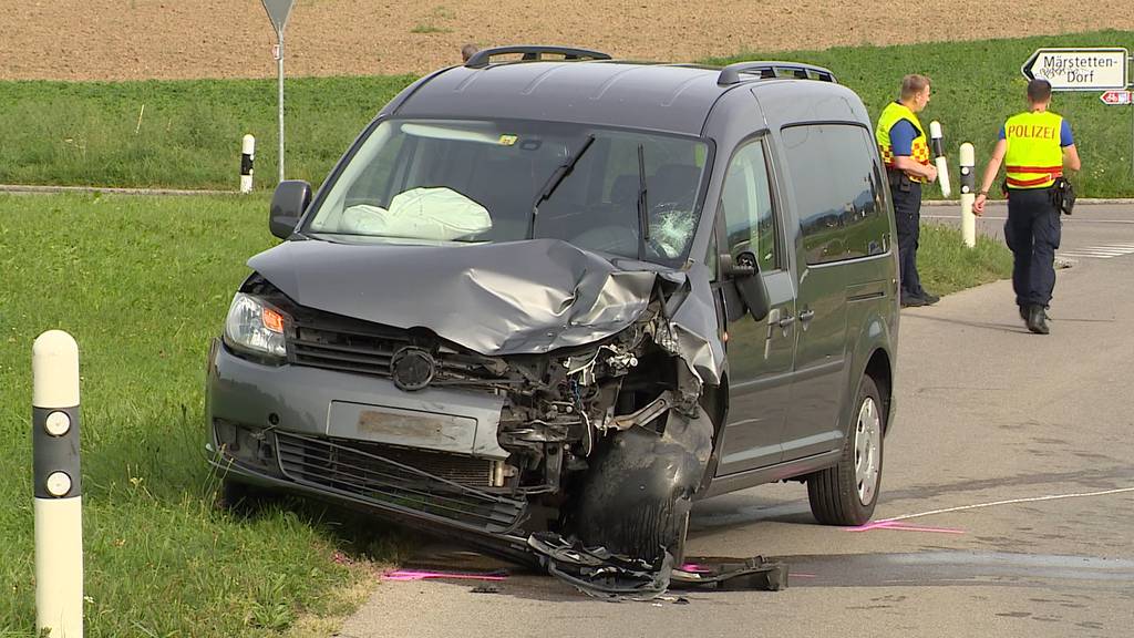 Töfffahrer (62) prallt mit Auto zusammen – mittelschwer verletzt