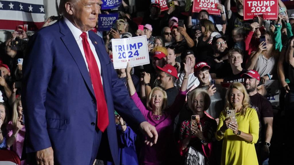 Ex-US-Präsident Donald Trump bei einer Wahlkampfveranstaltung in Pennsylvania. Foto: Sue Ogrocki/AP/dpa