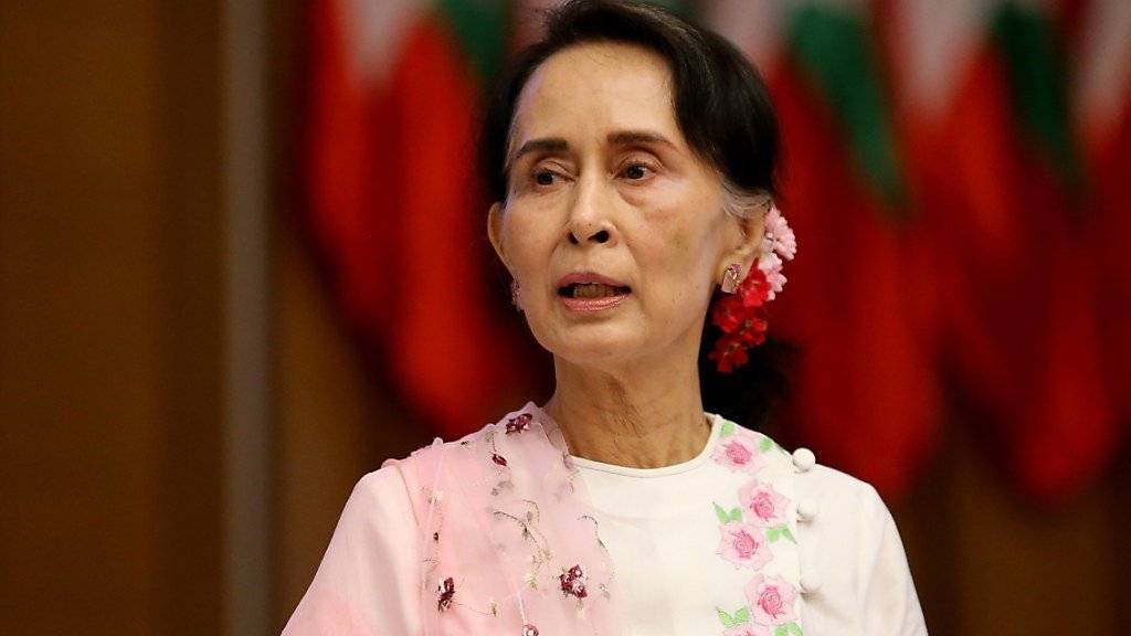 Auf das Haus der Friedensnobelpreisträgerin Aung San Suu Kyi ist am Donnerstag ein Brandanschlag verübt worden. Die faktische Regierungschefin steht wegen des brutalen Vorgehens gegen die muslimische Minderheit der Rohingya in der Kritik. (Archivbild)