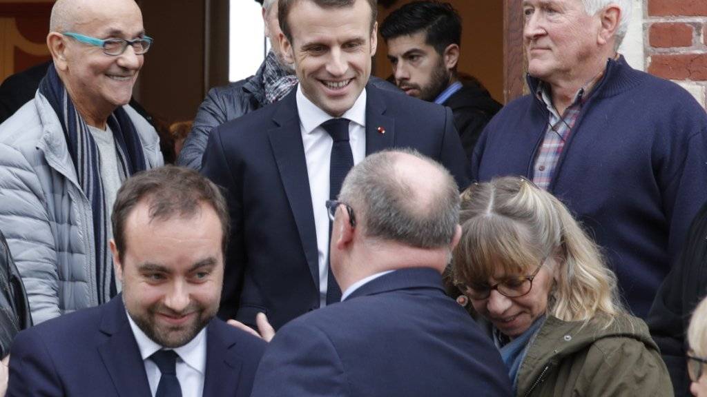 Zum Auftakt seiner Bürgerdebatte traf sich der französische Präsident Emmanuel Macron mit dem Stadtrat von Gasny, einem 3000-Einwohner-Ort in der Normandie.
