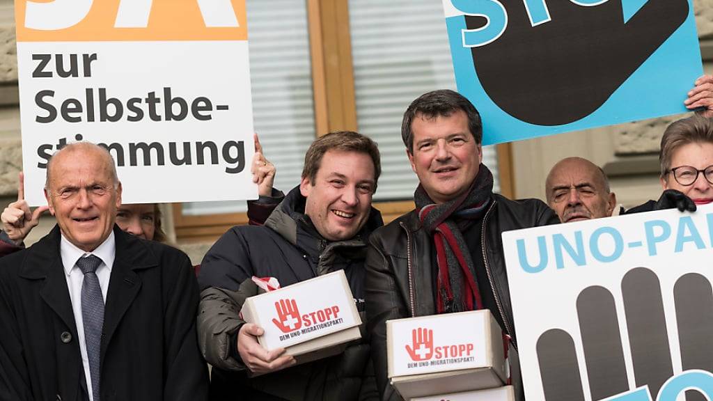 Die Aktion für eine unabhängige und neutrale Schweiz (Auns) machte 2018 mit einer Petition gegen den Migrationspakt mobil. (Archivbild)