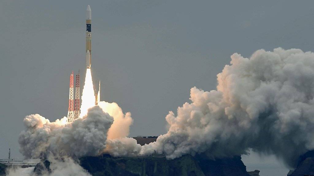 Japan hat vom Tanegashima-Space-Center einen neuen Satelliten ins All geschickt und will damit ein eigenes GPS-System aufbauen.