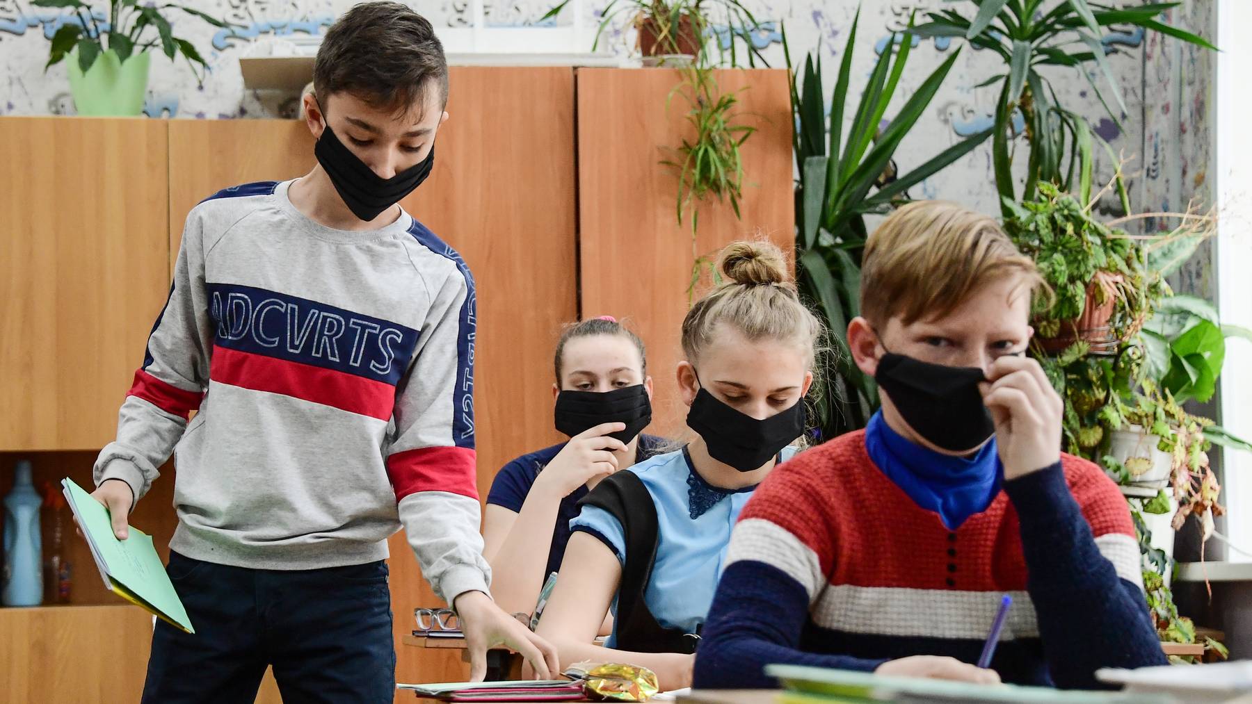 In Zürich müssen Primarschülerinnen und -schüler ab der 4. Klasse künftig Masken tragen. (Symbolbild)
