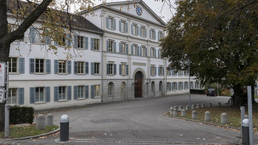 Zürcher Stadtpolizist steht wegen Urkundenfälschung vor Obergericht