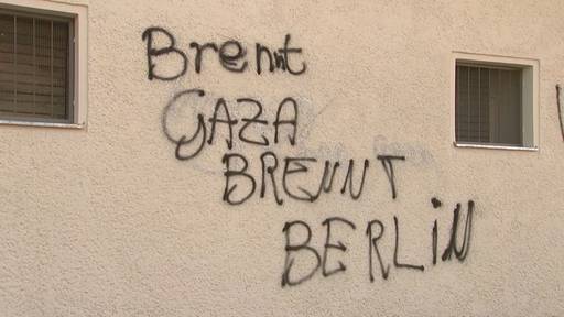 «Brennt Gaza, brennt Berlin» – Brandanschlag auf Rathaus