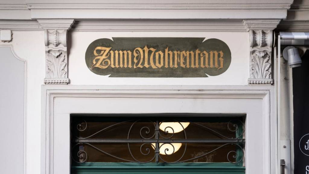 Die Stadt Zürich plant eine vielfältigere Erinnerungskultur. In Härtefällen soll auch eine «Entfernung bestehender Zeichen» möglich sein. (Archivbild)