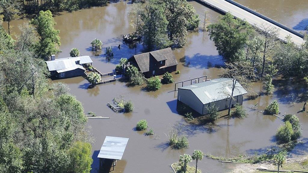 Notstand in North Carolina: Der Sturm «Matthew» sorgt für Überschwemmungen und Lebensgefahr im US-Bundesstaat.