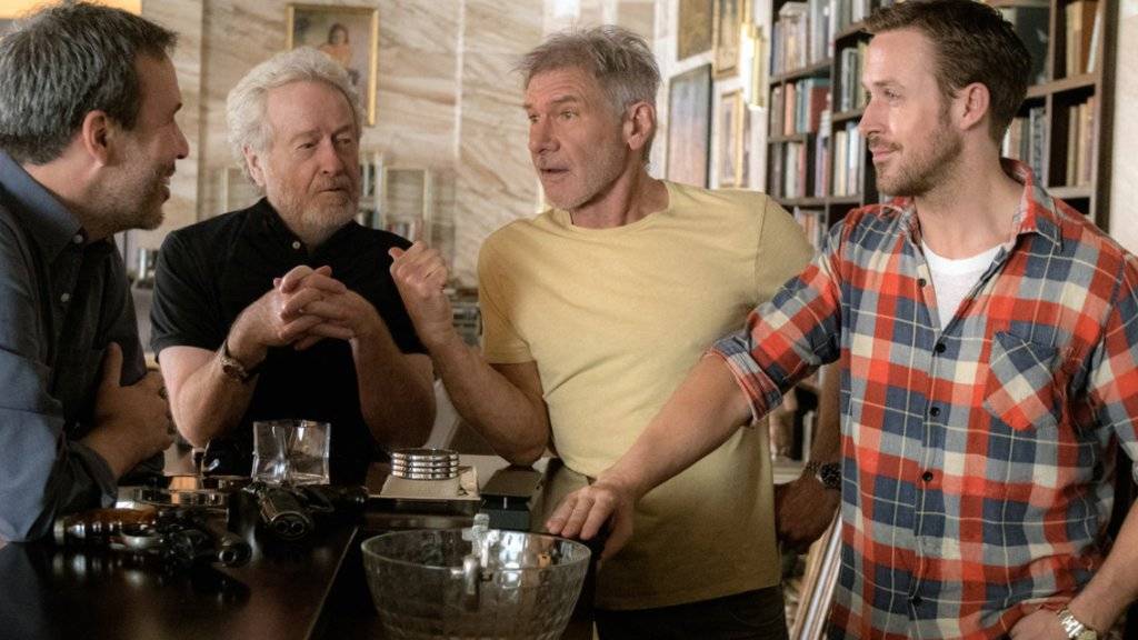 V.l.: Regisseur Denis Villeneuve, Produzent Ridley Scott und die beiden Hauptdarsteller von «Blade Runner 2049» Harrison Ford und Ryan Gosling. Der erste Trailer ist jetzt online, Kinostart ist im Oktober 2017. (Handout)