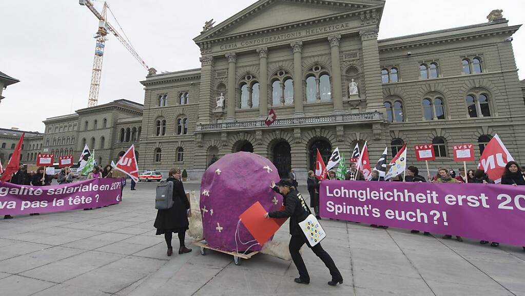 Demonstrierende am Internationalen Frauentag in Bern. (Archivbild)