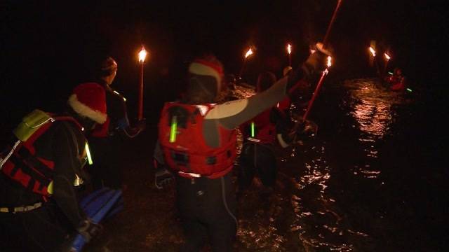 Nachtschwimmen für Mutige in der Aare