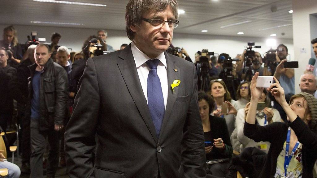 Der von Madrid entmachtete Regierungschef Kataloniens, Carles Puigdemont, hat nach dem Wahlsieg der Separatisten die spanische Regierung darum gebeten, bald heimkehren zu dürfen. (Archivbild)