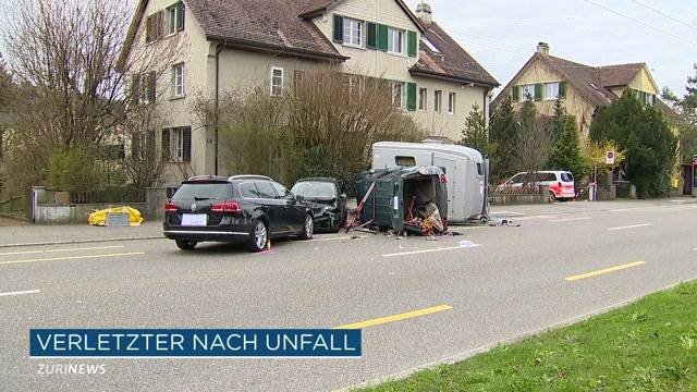 Schwerverletzter bei Ross-Anhänger-Unfall