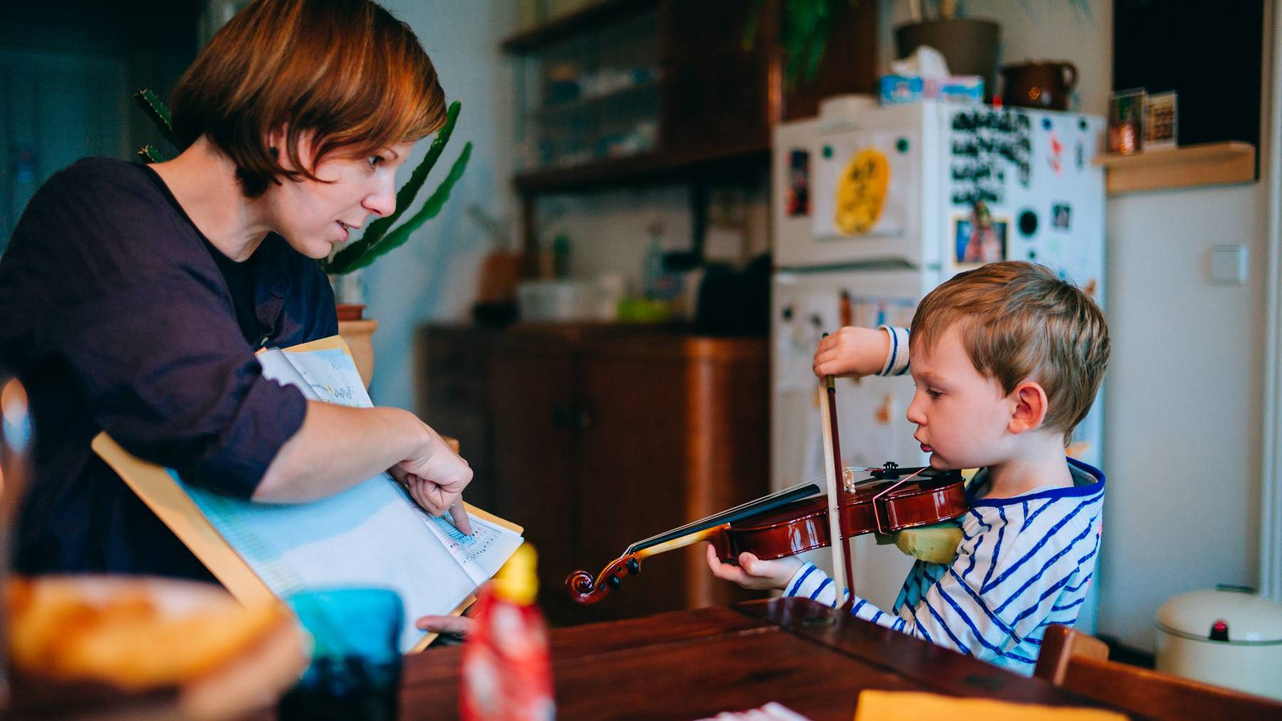 Die Eltern sollen ihre Kinder dem Alter entsprechend fördern. 