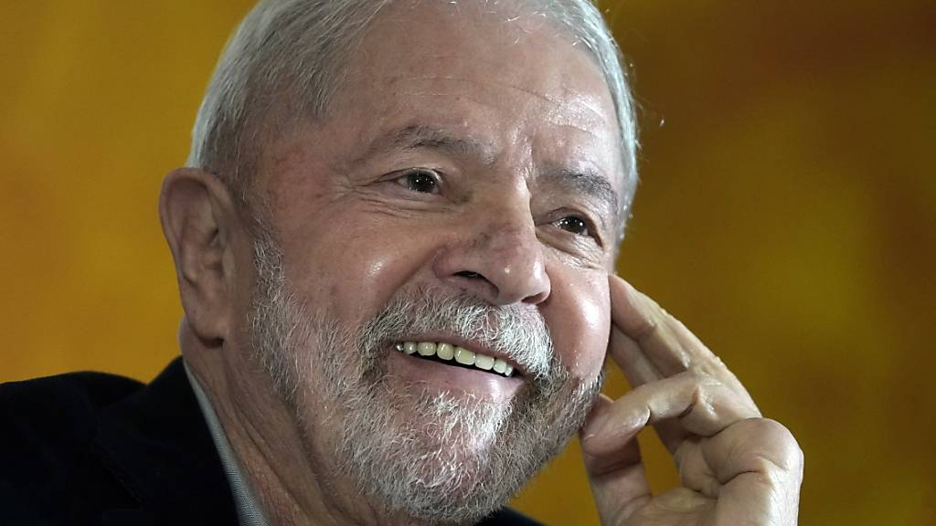 Luiz Inacio Lula da Silva, der als ehemaliger Präsident von Brasilien möchte nochmals für das Präsidentenamt kandidieren. Foto: Eraldo Peres/AP/dpa