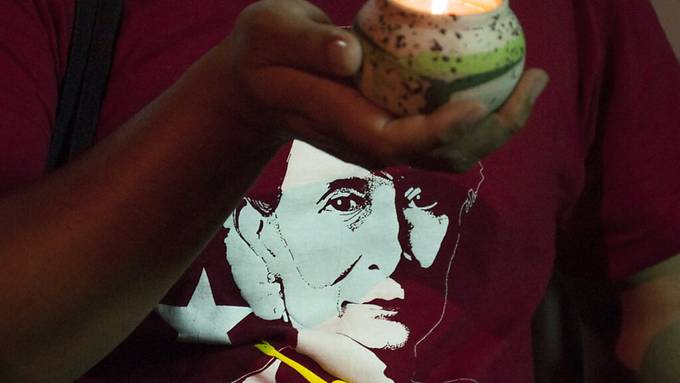 Weitere Klage gegen Aung San Suu Kyi