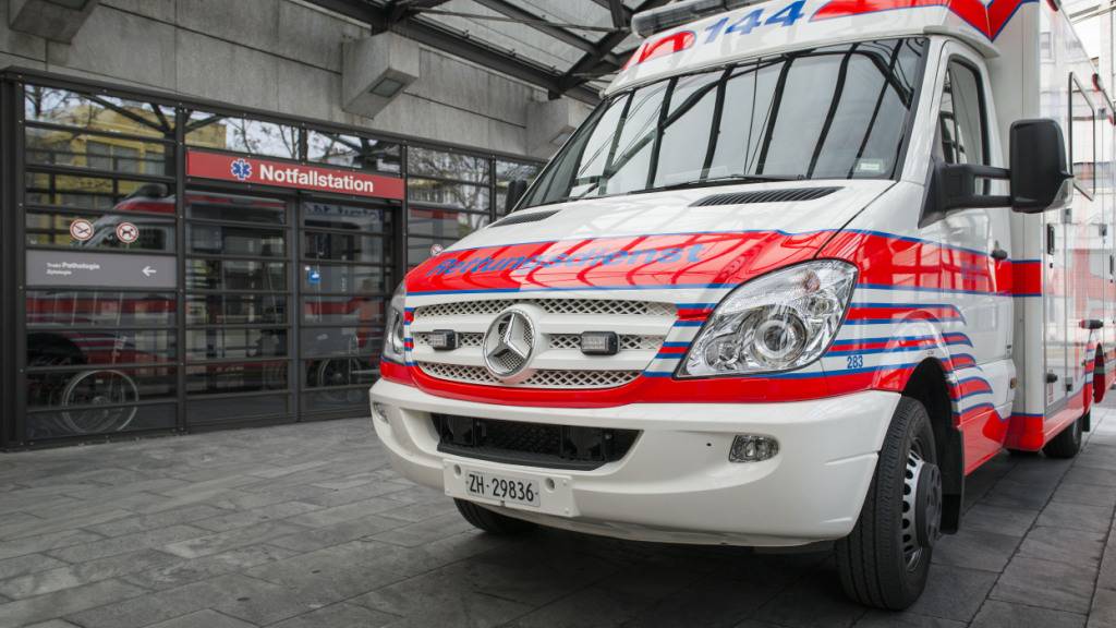 Jeden Winter kommt es nach sturz- und unfallbedinten Verletzungen zu rund 22'000 Notfallhospitalisierungen. Das sind 9 Prozent mehr als im Rest des Jahres. (Symbolbild)