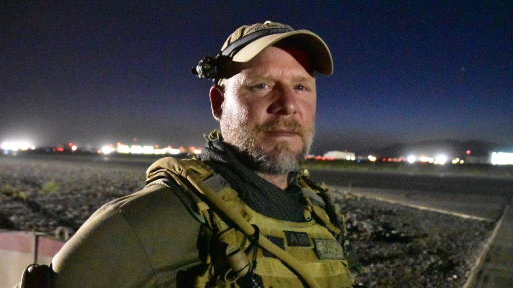 Der preisgekrönte Fotojournalist David Gilkey vor einer Woche auf einem Flugplatz in Kandahar: Der 50-Jährige kam in Afghanistan zusammen mit seinem einheimischen Dolmetscher bei einem Überfall ums Leben.