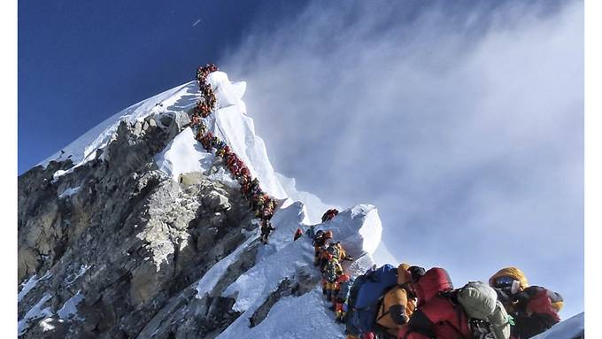 Mount Everest ist jetzt offiziell 86 Zentimeter höher