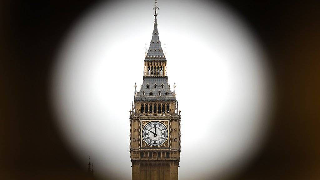 Der Glockenturm Big Ben, der nun einer teuren Restaurierung unterzogen wird (Archiv)