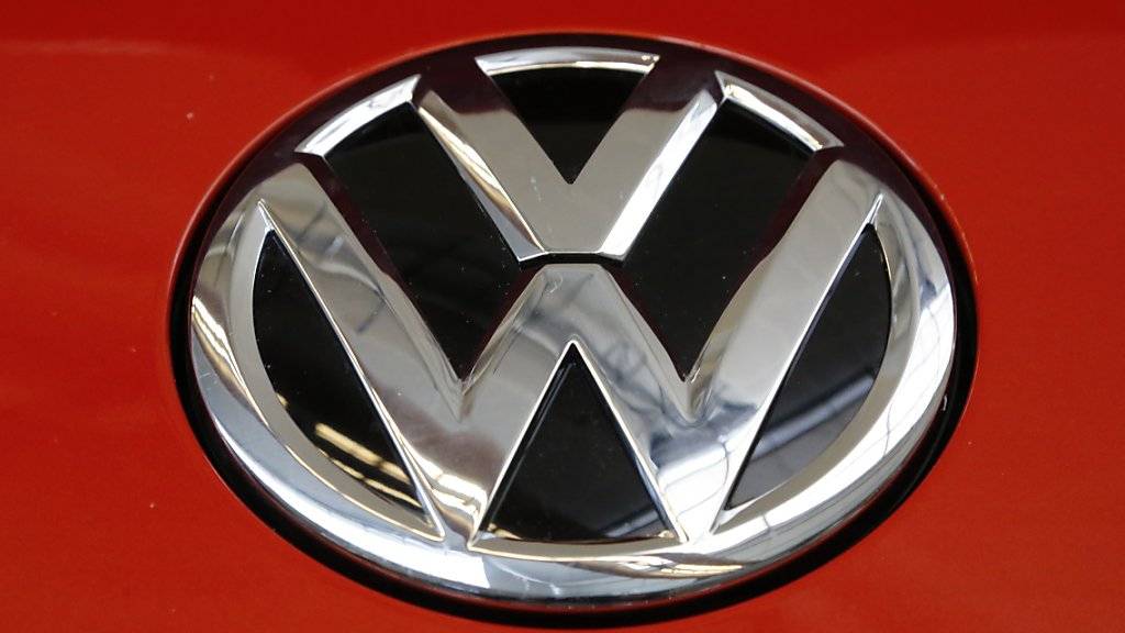 Blank poliertes Logo von Volkswagen