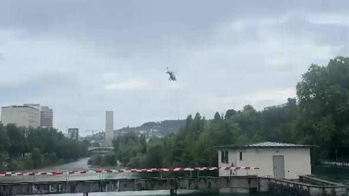 Helikopter über Limmat – Polizei bestätigt Personensuche