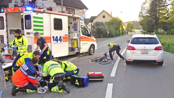 Kollision zwischen Auto und Velofahrer