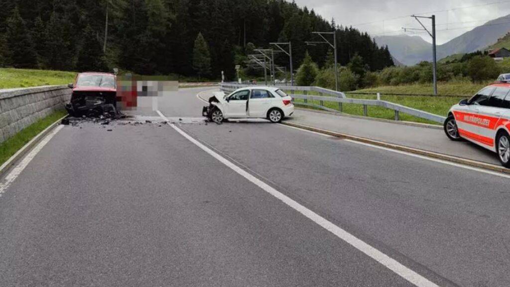 Vier Personen bei Kollision in Andermatt UR verletzt