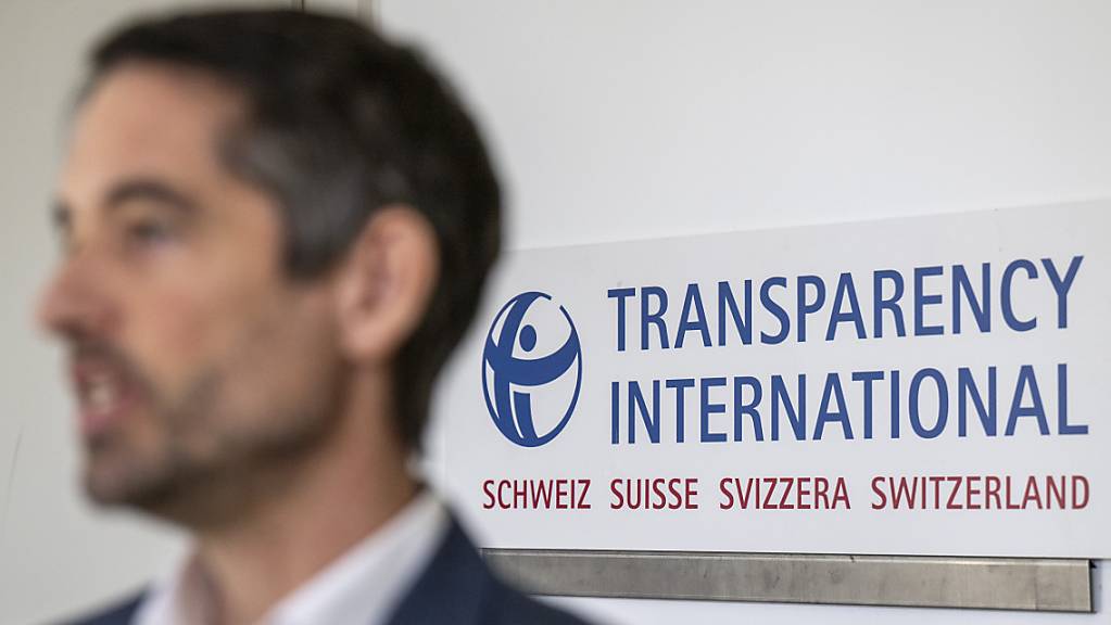 Laut einer von Transparency International Schweiz in Auftrag gegebenen Umfrage sind mehr als die Hälfte der Schweizer Unternehmen im Rahmen ihrer Geschäftstätigkeit im Ausland mit Bestechungsforderungen konfrontiert (Archiv).