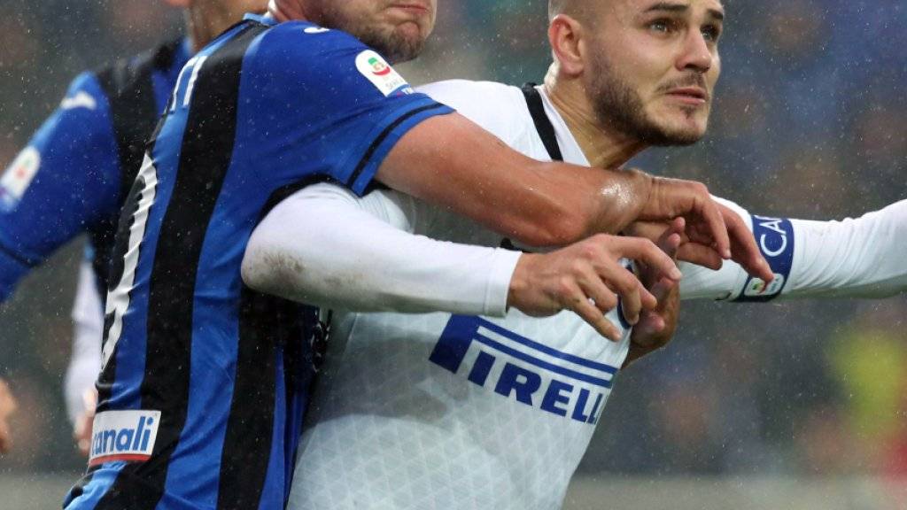 Der ehemalige FCZ-Verteidiger Berat Djimsiti setzt sich gegen Mauro Icardi von Inter Mailand resolut durch