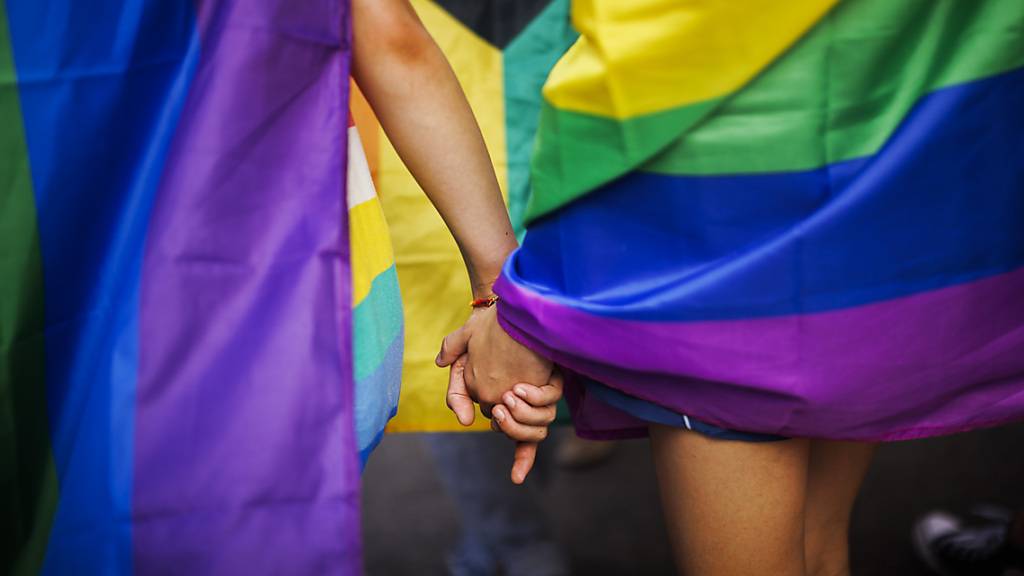 Konversionstherapien für die sexuelle Orientierung sollen im Kanton Zürich verboten werden. Der Kantonsrat hat einen Vorstoss mit dieser Forderung an den Regierungsrat überwiesen. (Symbolbild)