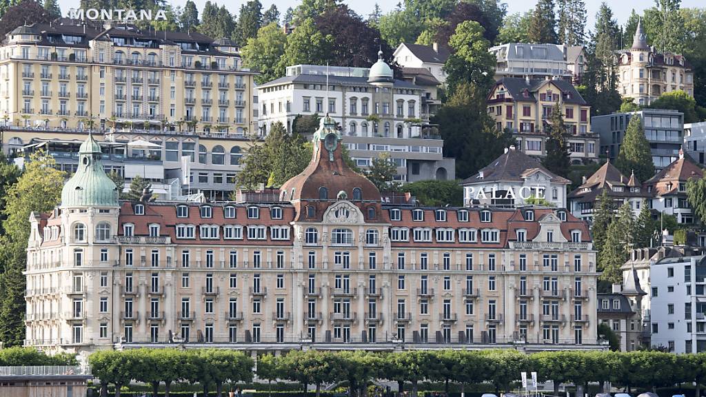 Die Restaurierung des Hotels Palace in der Stadt Luzern wird mit Steuergeldern unterstützt. (Archivbild)