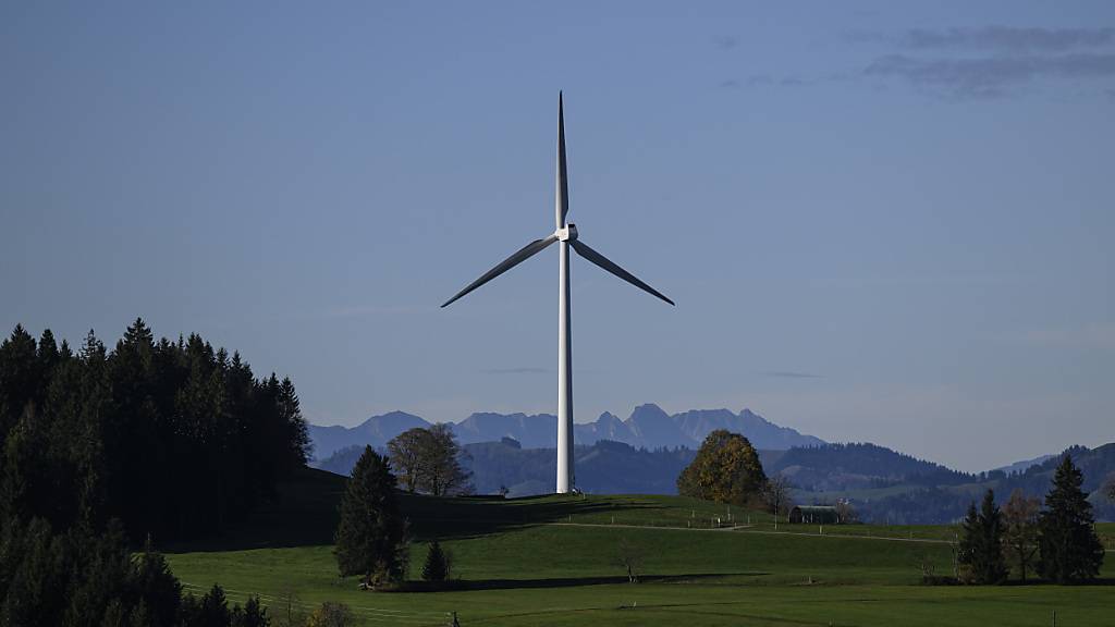 Das Windkraftwerk Feldmoos im Luzerner Entlebuch produziert seit 20 Jahren Strom. (Archivaufnahme)