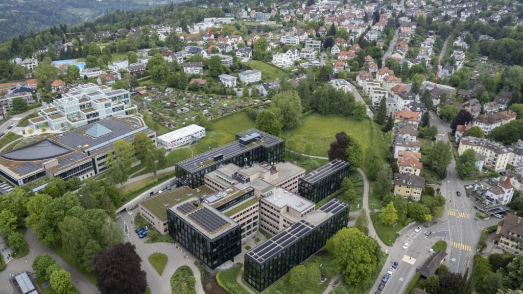 Für die fusionierte Helvetia Baloise Holding ist der Hauptsitz in Basel vorgesehen. Die Helvetia Versicherungen haben ihre Zentrale in St. Gallen, gleich neben der HSG. (Archivbild)