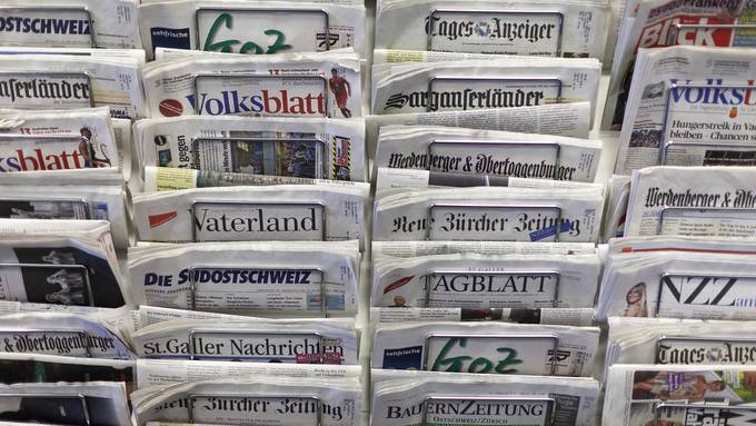 Lesen 18-Jährige noch Zeitung? Gratis-Abo im Kanton Schwyz spaltet Meinungen