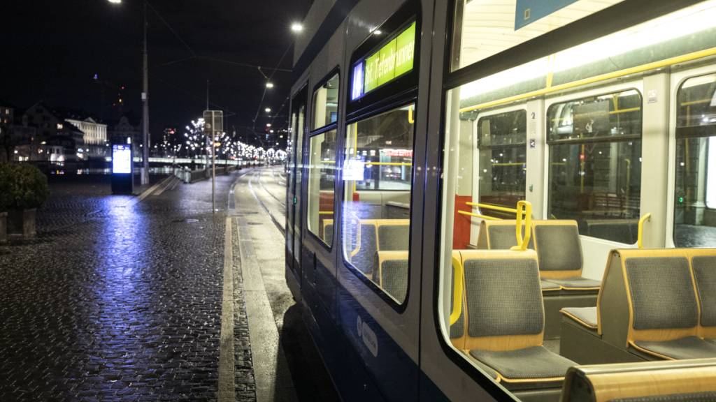 38-Jähriger greift in Zürich mehrere Trampassagiere an