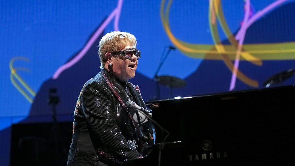 Der britische Popstar Elton John auf Abschiedstournee: Seine Show «Farewell Yellow Brick Road» ist inspiriert von der gelben Ziegelstrasse aus dem Zauberer von Oz. (Archivbild)