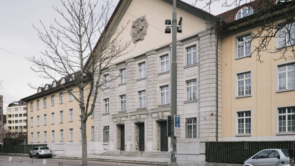 Eine 33-jährige Ungarin steht in Zürich wegen Menschenhandels vor Gericht. Sie soll Frauen zur Prostitution gezwungen haben. (Archivbild)