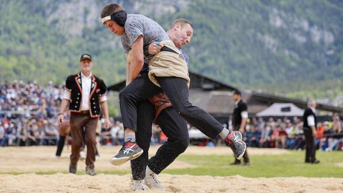 SRF-Rundschau sieht im Schwingen Zustände wie im Fussball – im Ernst jetzt?