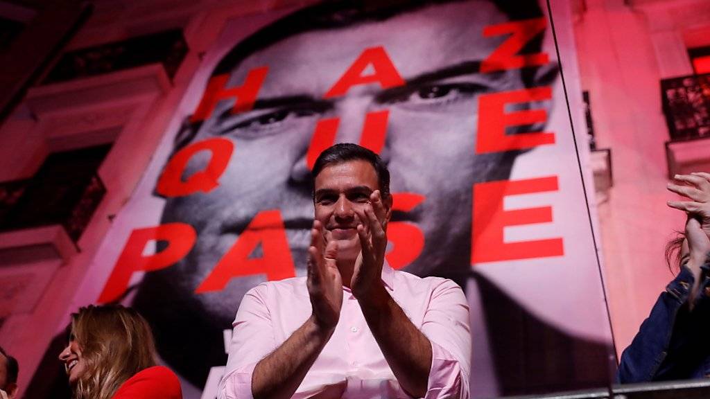 Die sozialdemokratische Partei von Ministerpräsident Pedro Sánchez hat am Montag angekündigt, erst nach den Europa- und Kommunalwahlen Ende Mai zu entscheiden, mit wem sie eine Regierungskoalition bilden will.