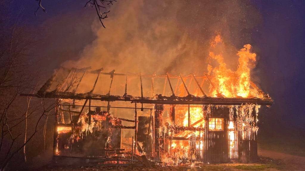 Ein Kleinkaliberschiessstand in Root LU geriet am frühen Mittwochmorgen in Brand.