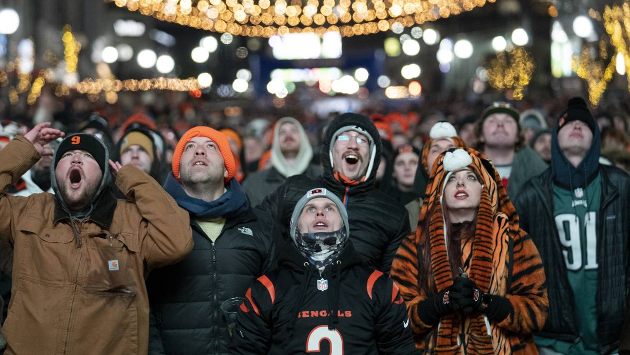 Fans der Cincinnati Bengals schauen den Super Bowl 56 im Februar 2022. (Archivbild)