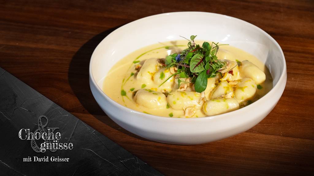 Gnocchi an Käsesauce mit Orange und Haselnüssen
